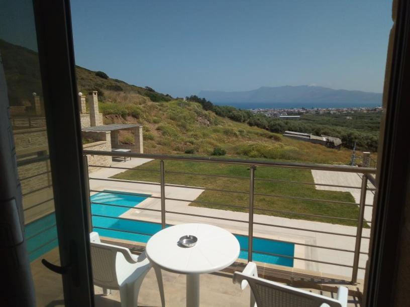 Villa Stylianos And Studios Kíssamos Buitenkant foto